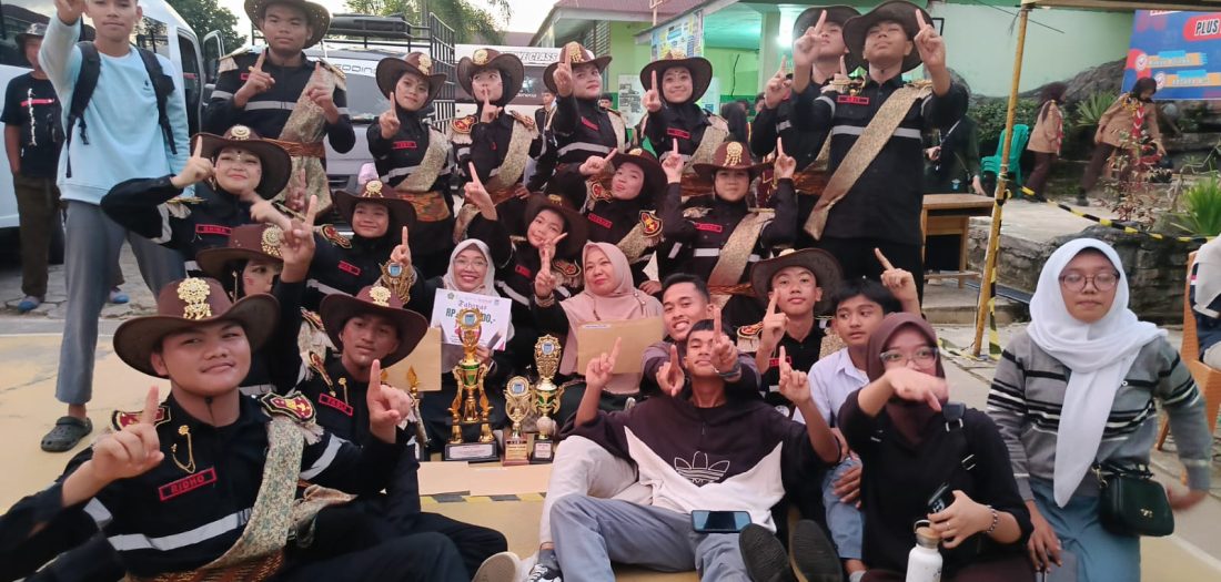 SANG JUARA PASUKAN BARIS BERBARIS SMA NEGERI 3 PADANG