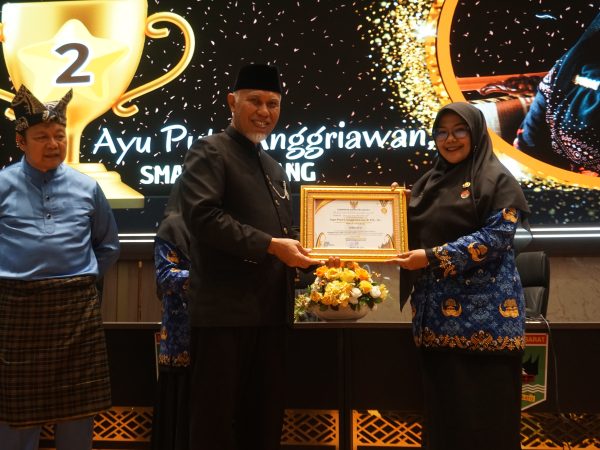 PRESTASI GTK SMAN 3 PADANG