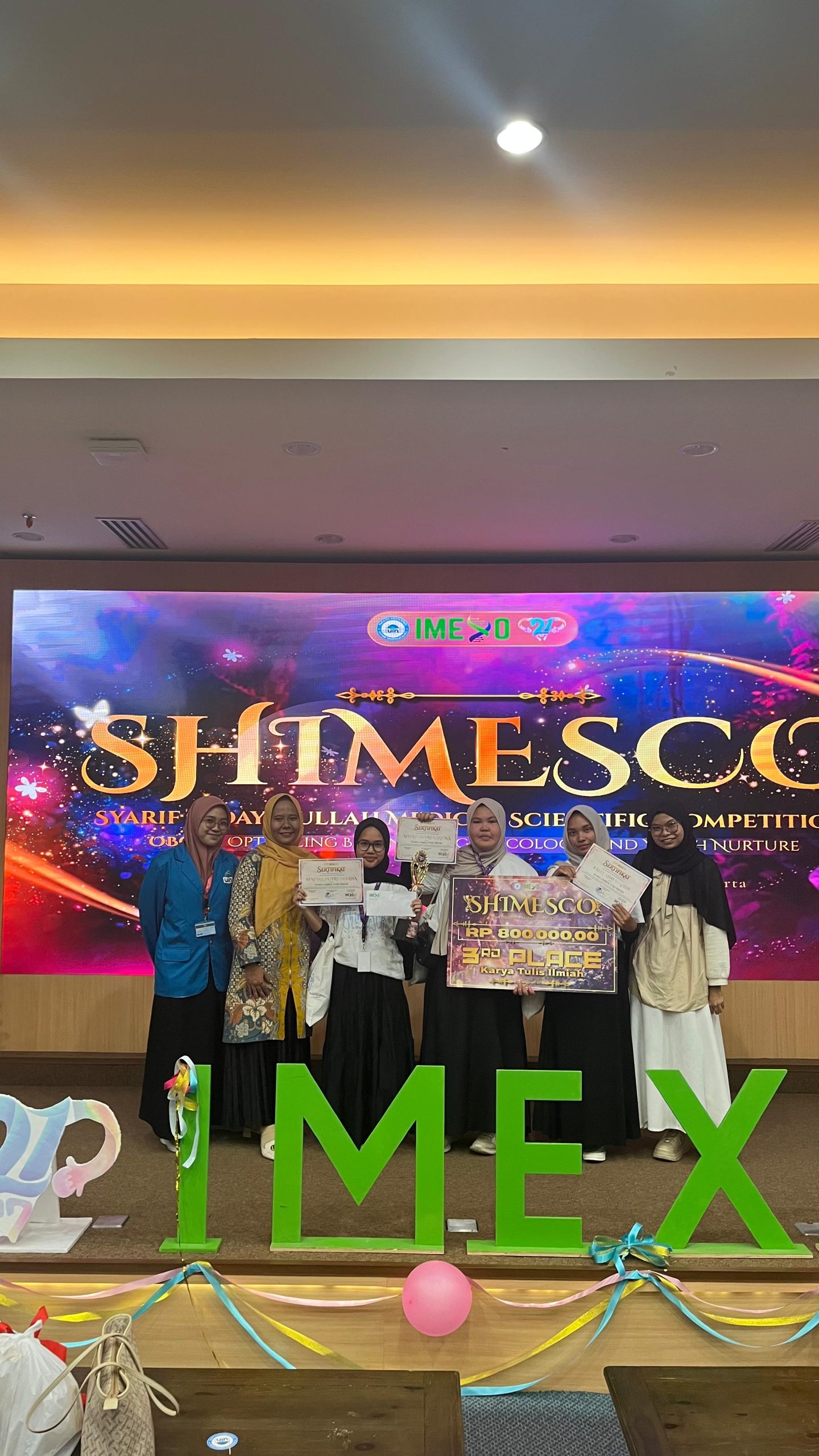 SELAMAT ATAS PRESTASI SISWI SMAN 3 PADANG