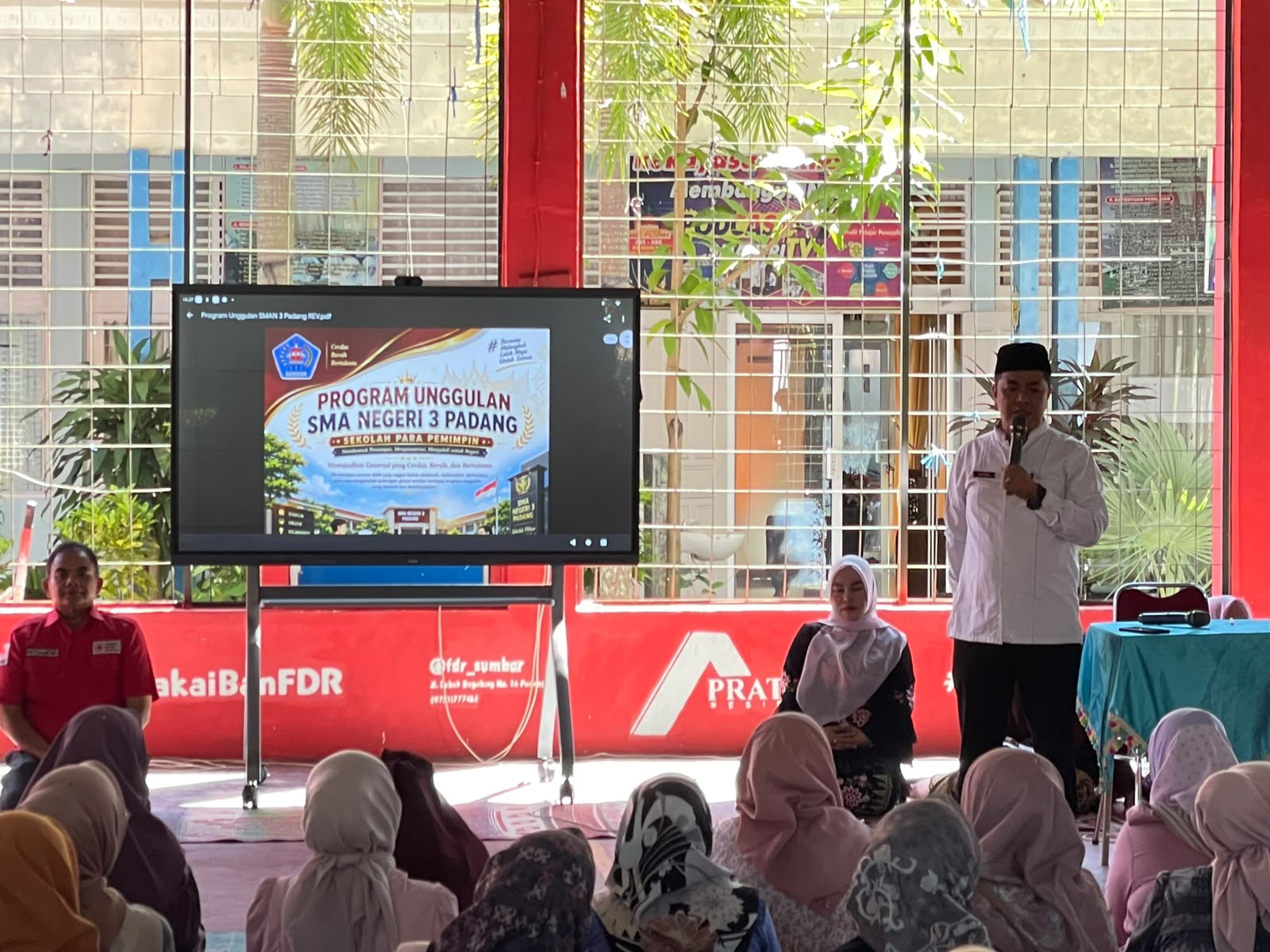 Perkuat Sinergi Sekolah dan Orang Tua, SMAN 3 Padang Gelar Pertemuan Pimpinan, Komite, dan Parenting Kelas X Tahun Ajaran 2026-2027 Perkuat Sinergi Sekolah dan Orang Tua, SMAN 3 Padang Gelar Pertemuan Pimpinan, Komite, dan Parenting Kelas X Tahun Ajaran 2026-2027