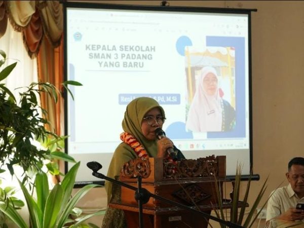 SERAH TERIMA JABATAN KEPALA SEKOLAH SMAN 3 PADANG