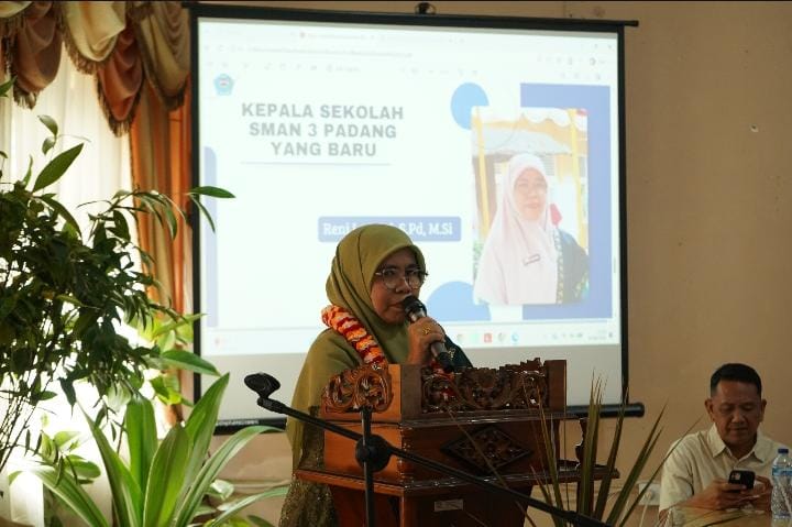 SERAH TERIMA JABATAN KEPALA SEKOLAH SMAN 3 PADANG
